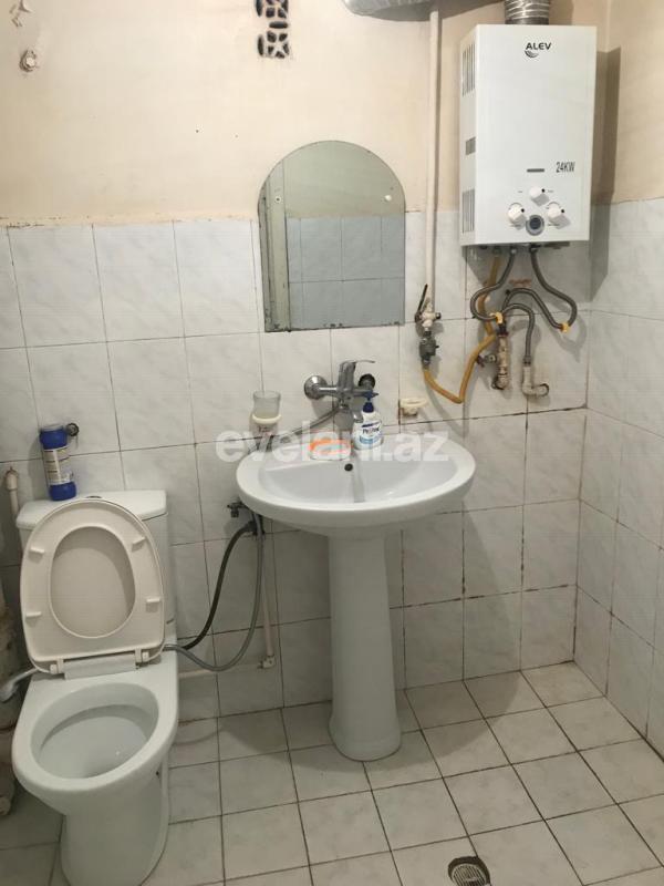 Satılır, köhnə tikili, 1 otaqlı, 35 m², Bakı, Yasamal r, Elmlər Akademiyası m.