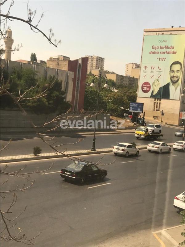 Satılır, köhnə tikili, 1 otaqlı, 35 m², Bakı, Yasamal r, Elmlər Akademiyası m.