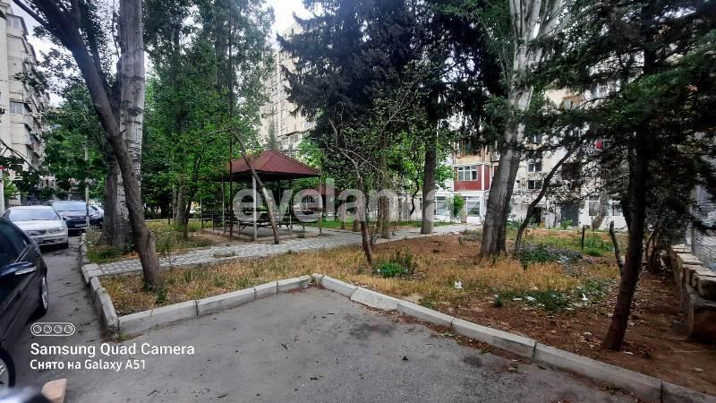 Satılır, köhnə tikili, 1 otaqlı, 35 m², Bakı, Yasamal r, Elmlər Akademiyası m.