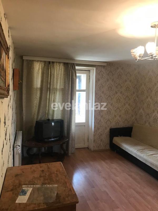 Satılır, köhnə tikili, 1 otaqlı, 35 m², Bakı, Yasamal r, Elmlər Akademiyası m.