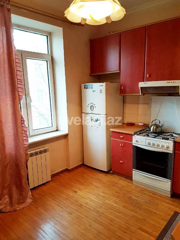 Satılır, köhnə tikili, 2 otaqlı, 65 m², Bakı, Yasamal r.