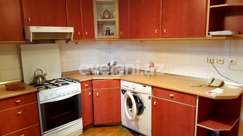 Satılır, köhnə tikili, 2 otaqlı, 65 m², Bakı, Yasamal r.