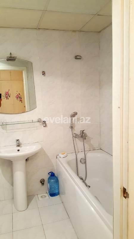 Satılır, köhnə tikili, 2 otaqlı, 65 m², Bakı, Yasamal r.