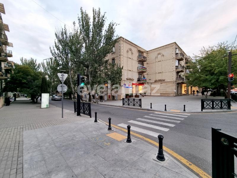 Satılır, köhnə tikili, 2 otaqlı, 65 m², Bakı, Yasamal r.