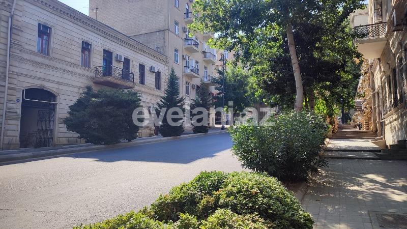 Satılır, köhnə tikili, 2 otaqlı, 50 m², Bakı, Səbail r.