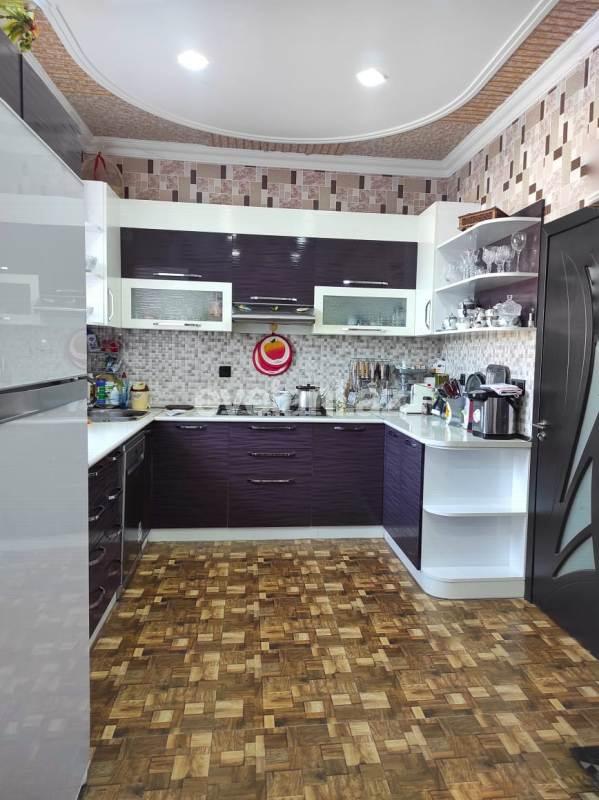 Satılır, həyət evi / bağ, 4 otaqlı, 233 m², Bakı, Xəzər r.