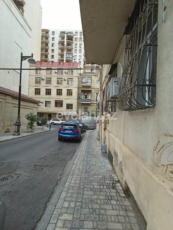 Satılır, köhnə tikili, 2 otaqlı, 53 m², Səbail r, İçəri Şəhər m.