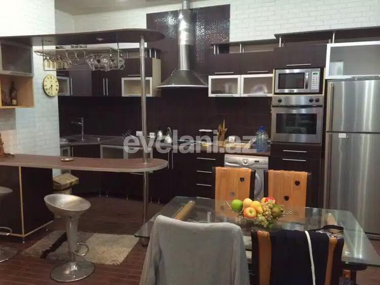 Kirayə verilir, köhnə tikili, 4 otaqlı, 160 m², Bakı, Səbail r, Sahil m.