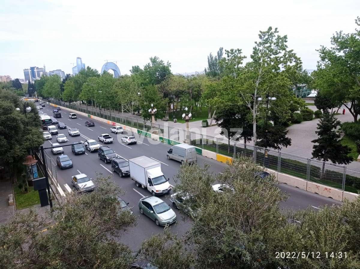 Продаётся, вторичка, 4-комнаты, 140 m², Баку, Сабаильский r, Ичери Шехер m.