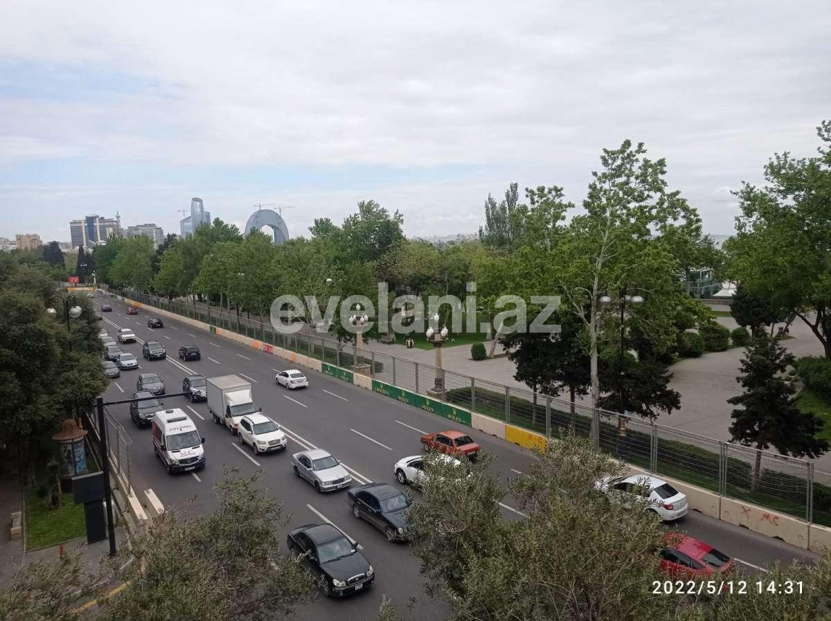 Продаётся, вторичка, 4-комнаты, 140 m², Баку, Сабаильский r, Ичери Шехер m.