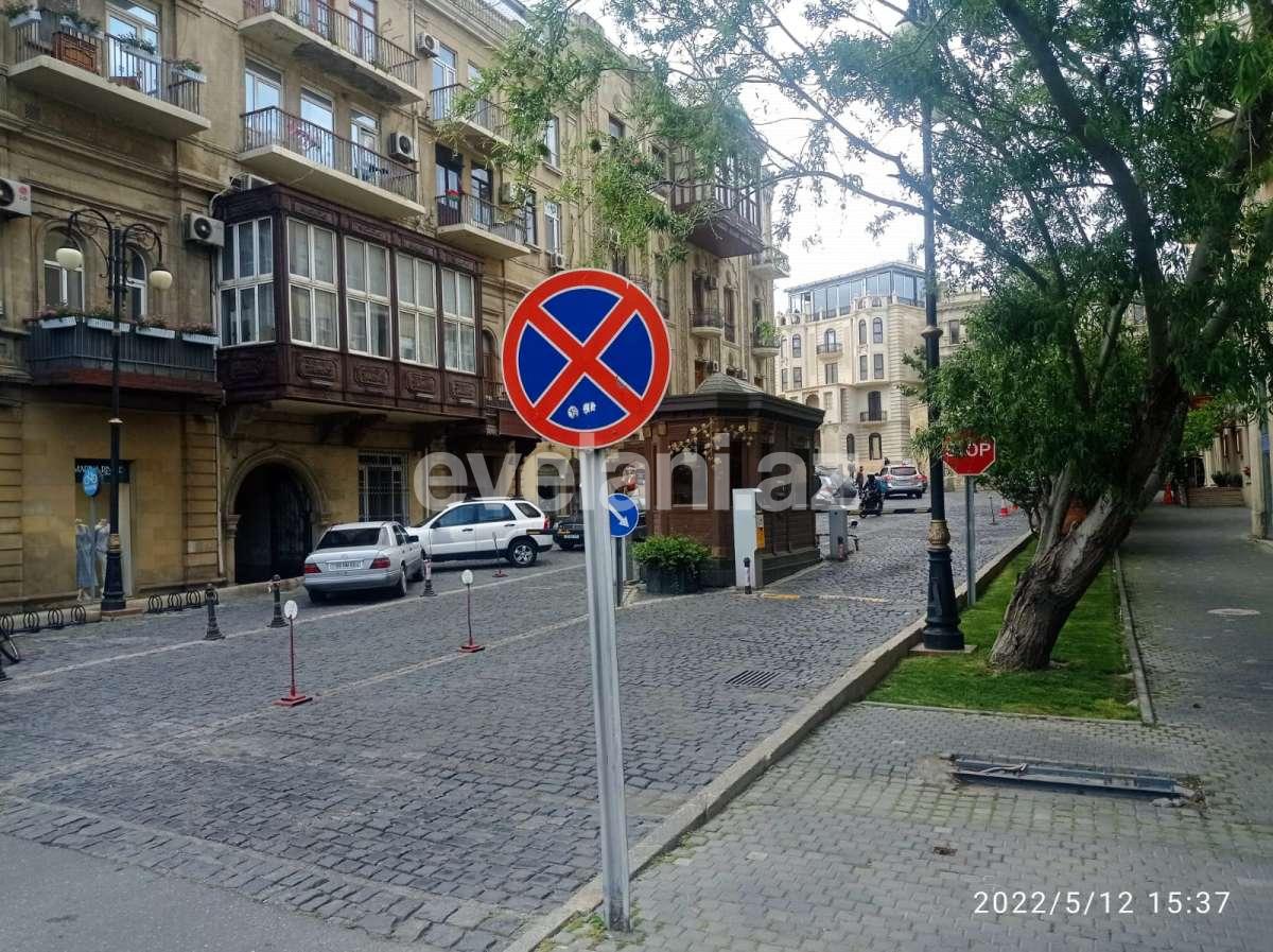 Продаётся, вторичка, 4-комнаты, 140 m², Баку, Сабаильский r, Ичери Шехер m.