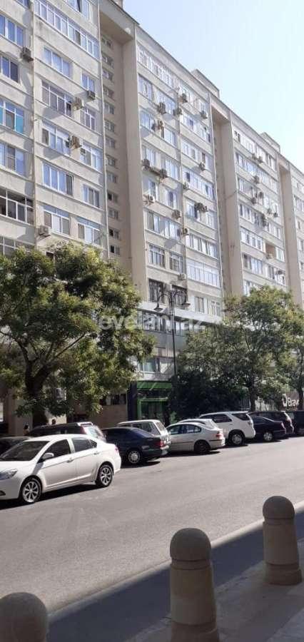 Satılır, köhnə tikili, 4 otaqlı, 110 m², Bakı, Səbail r, Sahil m.