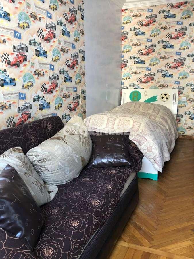 Satılır, köhnə tikili, 4 otaqlı, 110 m², Bakı, Səbail r, Sahil m.