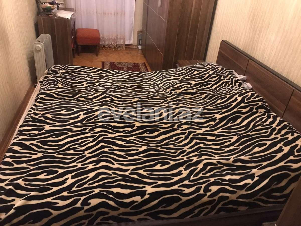 Kirayə verilir, köhnə tikili, 3 otaqlı, 90 m², Bakı, Səbail r, İçəri Şəhər m.