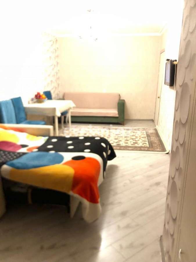 Satılır, köhnə tikili, 1 otaqlı, 42 m², Bakı, Nizami r, 8-ci kilometr q, Qara Qarayev m.