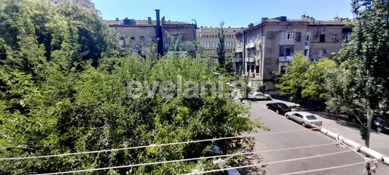 Satılır, köhnə tikili, 2 otaqlı, 40 m², Bakı, Yasamal r.