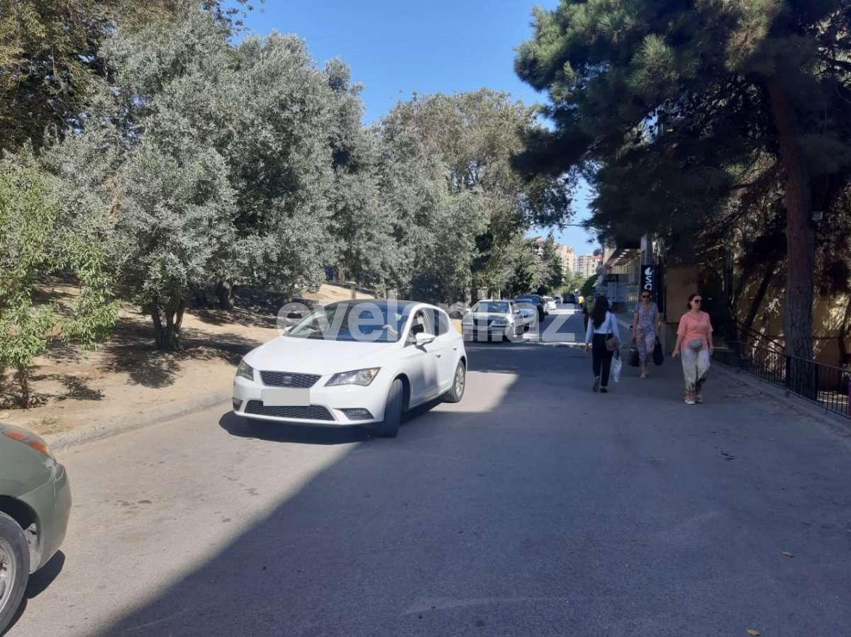 Satılır, yeni tikili, 2 otaqlı, 93 m², Bakı, Nəsimi r, 3-cü mikrorayon q, Memar Əcəmi m.