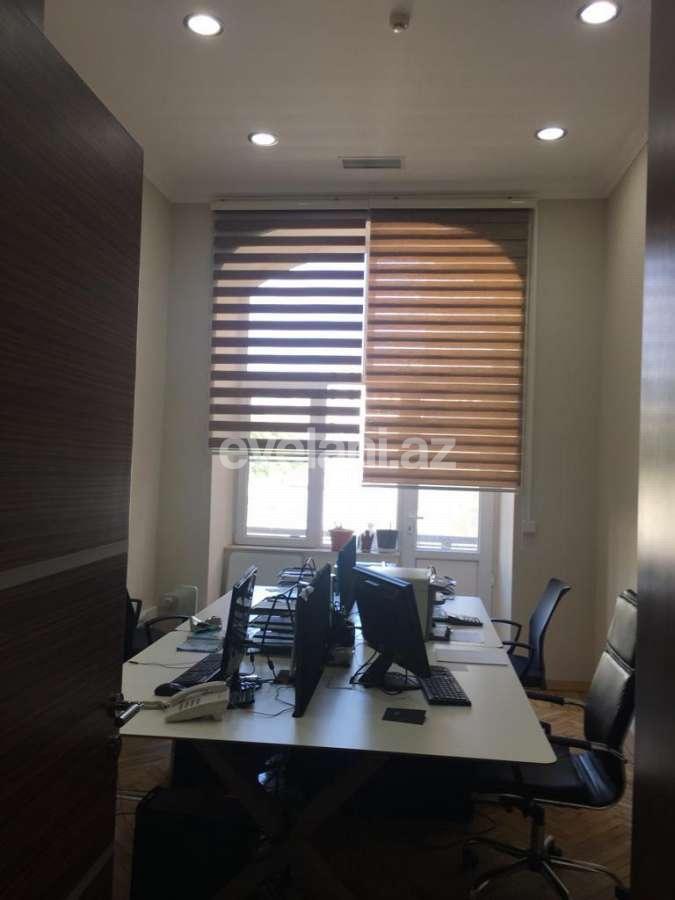 Kirayə verilir, ofis, 14 otaqlı, 400 m², Bakı, Səbail r, Sahil m.