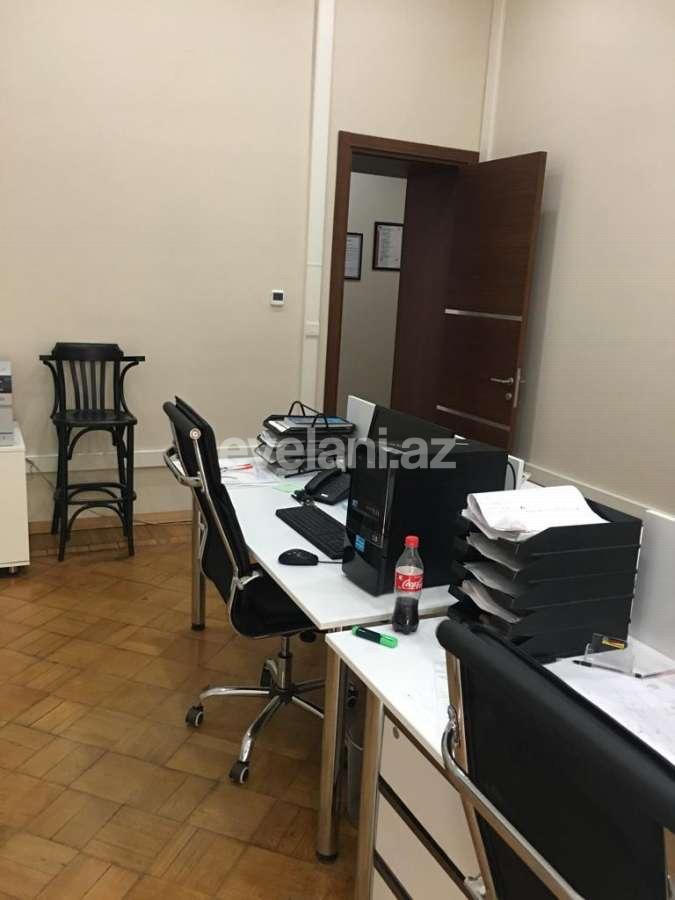Kirayə verilir, ofis, 14 otaqlı, 400 m², Bakı, Səbail r, Sahil m.