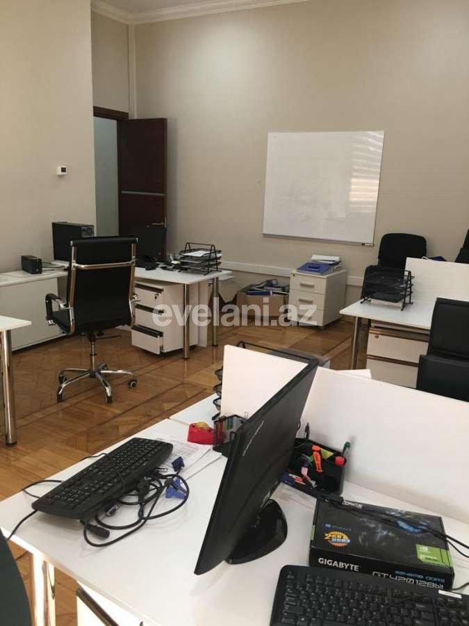 Kirayə verilir, ofis, 14 otaqlı, 400 m², Bakı, Səbail r, Sahil m.
