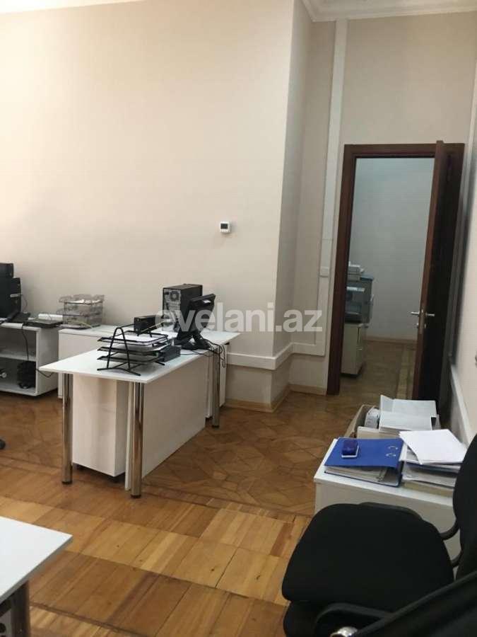 Kirayə verilir, ofis, 14 otaqlı, 400 m², Bakı, Səbail r, Sahil m.
