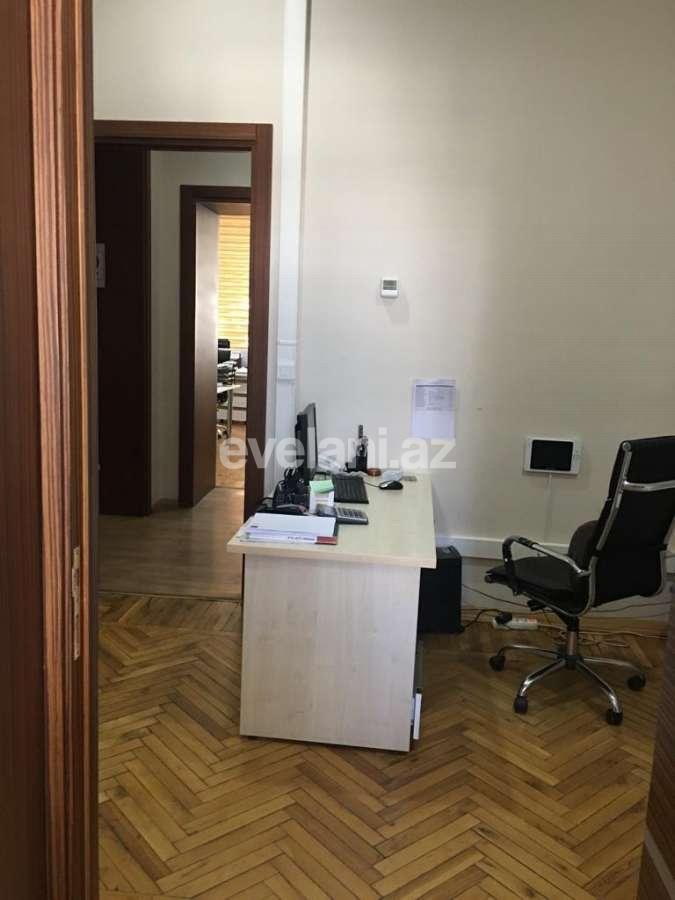 Kirayə verilir, ofis, 14 otaqlı, 400 m², Bakı, Səbail r, Sahil m.