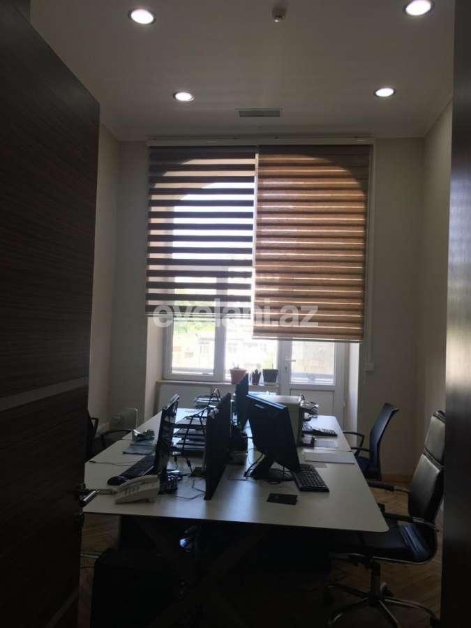 Kirayə verilir, ofis, 14 otaqlı, 400 m², Bakı, Səbail r, Sahil m.