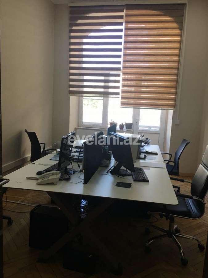Kirayə verilir, ofis, 14 otaqlı, 400 m², Bakı, Səbail r, Sahil m.