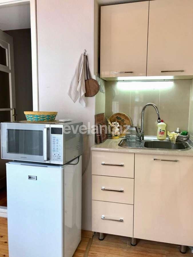 Rent, old building, 3 room, 65 m², Baku, Sabail r.