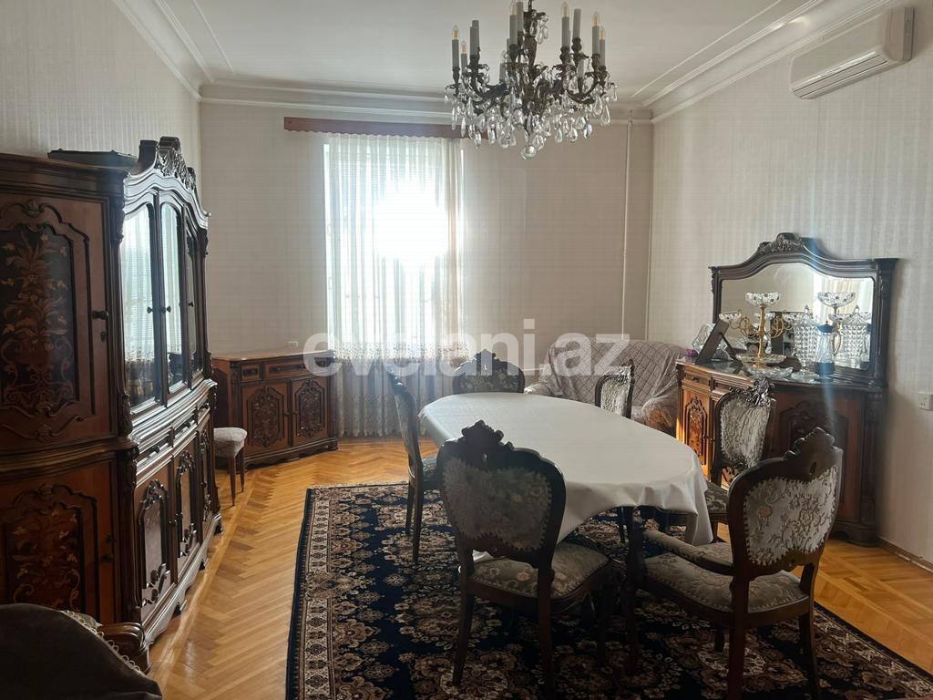 Kirayə verilir, köhnə tikili, 4 otaqlı, 110 m², Bakı, Səbail r, İçəri Şəhər m.