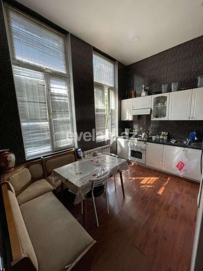 Satılır, köhnə tikili, 4 otaqlı, 150 m², Bakı, Səbail r, Sahil m.