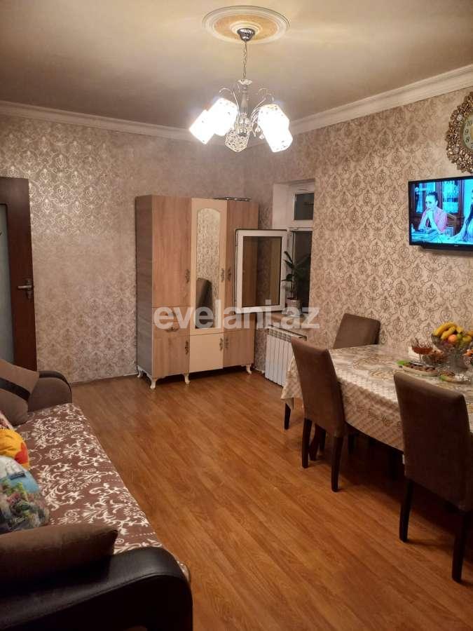 Satılır, köhnə tikili, 1 otaqlı, 40 m², Bakı, Suraxanı r, Massiv D q, Xalqlar Dostluğu m.
