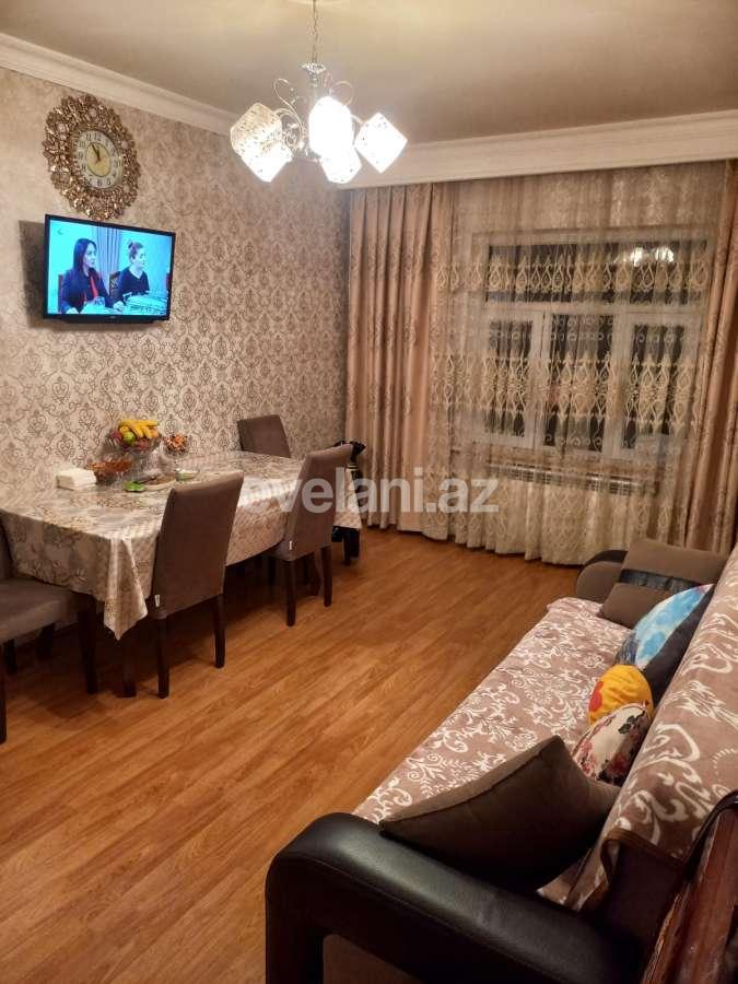Satılır, köhnə tikili, 1 otaqlı, 40 m², Bakı, Suraxanı r, Massiv D q, Xalqlar Dostluğu m.