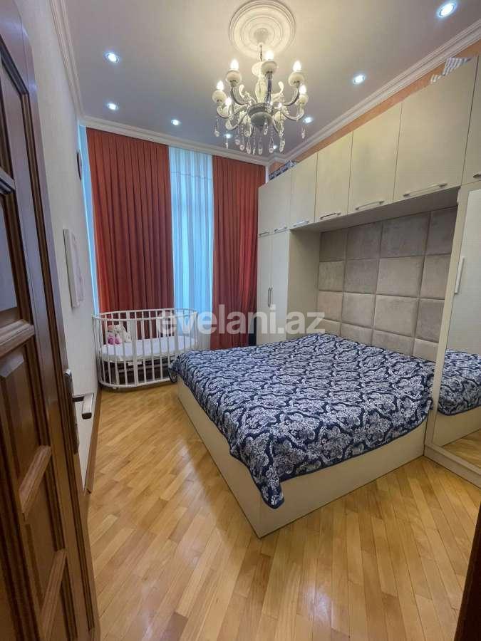 Satılır, yeni tikili, 2 otaqlı, 65 m², Bakı, Nizami r, Qara Qarayev m.