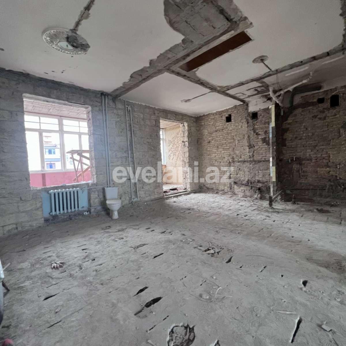 Satılır, köhnə tikili, 3 otaqlı, 100 m², Bakı, Səbail r, Sahil m.