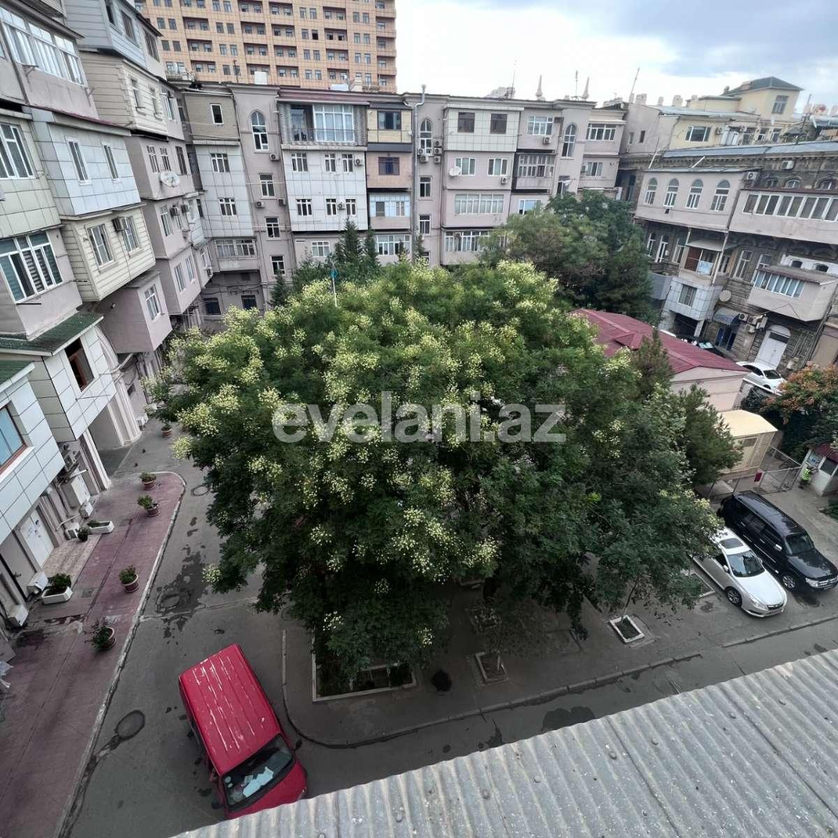 Satılır, köhnə tikili, 3 otaqlı, 100 m², Bakı, Səbail r, Sahil m.