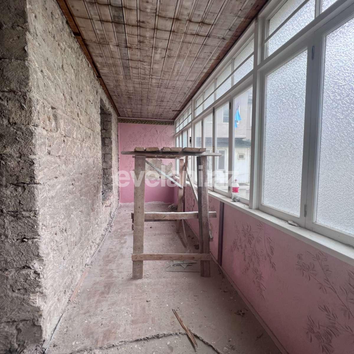 Satılır, köhnə tikili, 3 otaqlı, 100 m², Bakı, Səbail r, Sahil m.