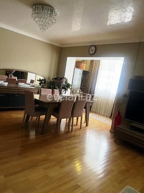 Satılır, köhnə tikili, 5 otaqlı, 110 m², Bakı, Xətai r, Şah İsmayıl Xətai m.