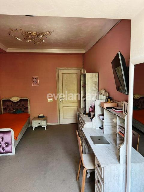 Satılır, köhnə tikili, 5 otaqlı, 110 m², Bakı, Xətai r, Şah İsmayıl Xətai m.