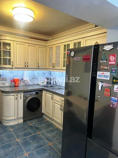 Satılır, köhnə tikili, 5 otaqlı, 110 m², Bakı, Xətai r, Şah İsmayıl Xətai m.