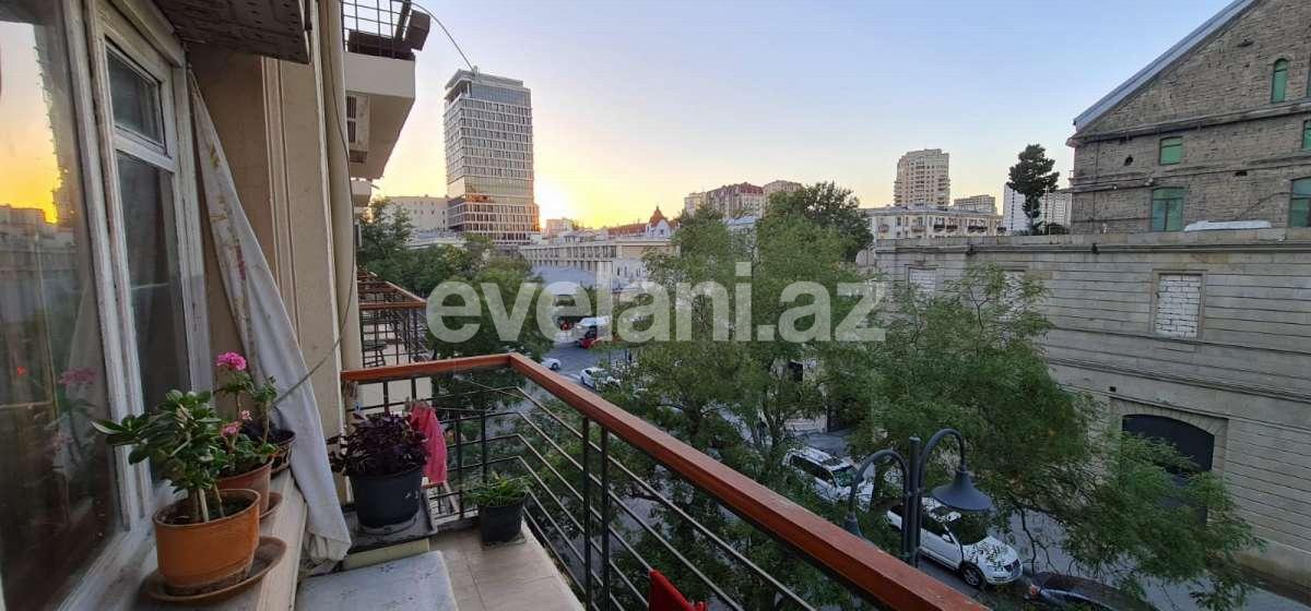 Satılır, köhnə tikili, 2 otaqlı, 54 m², Bakı, Səbail r, Bayıl q, 28 may m.