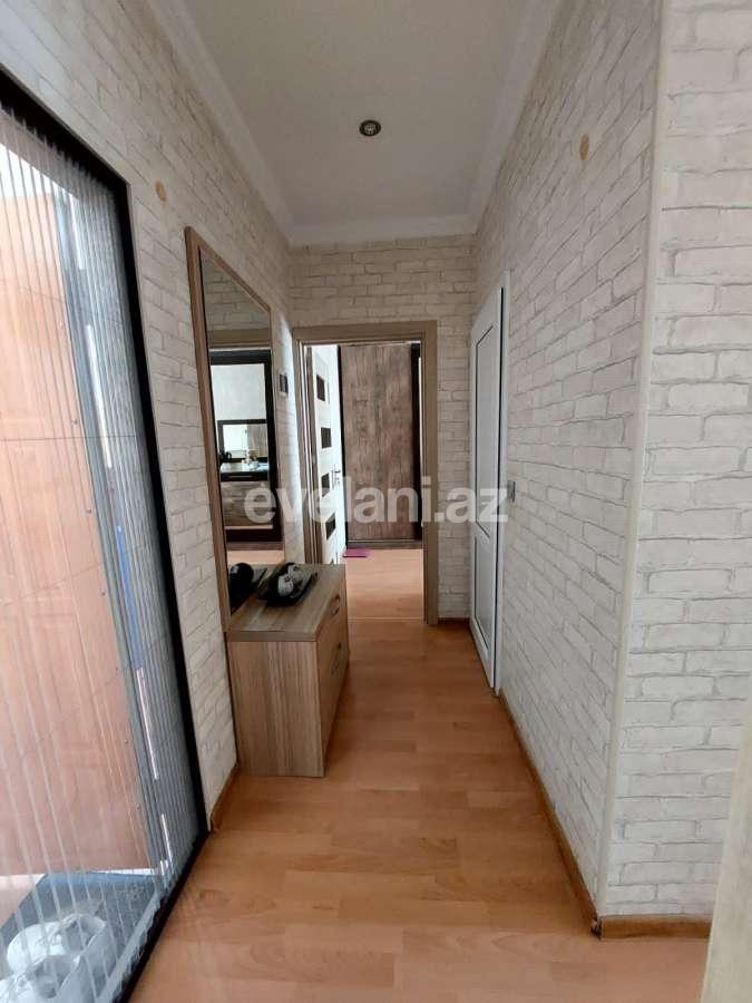 Satılır, köhnə tikili, 2 otaqlı, 50 m², Bakı, Binəqədi r, 7-ci mikrorayon q, Azadlıq prospekti m.