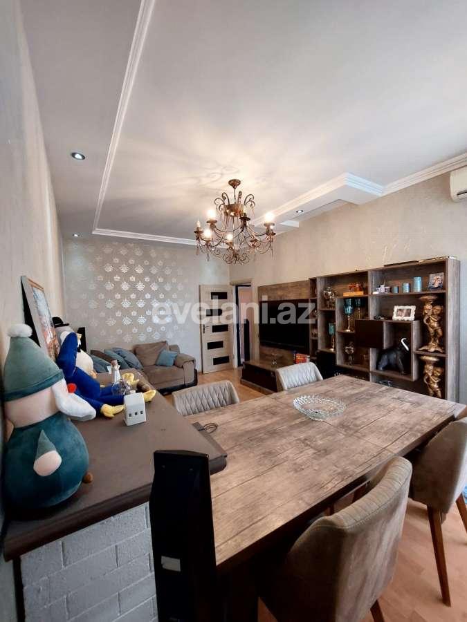 Satılır, köhnə tikili, 2 otaqlı, 50 m², Bakı, Binəqədi r, 7-ci mikrorayon q, Azadlıq prospekti m.