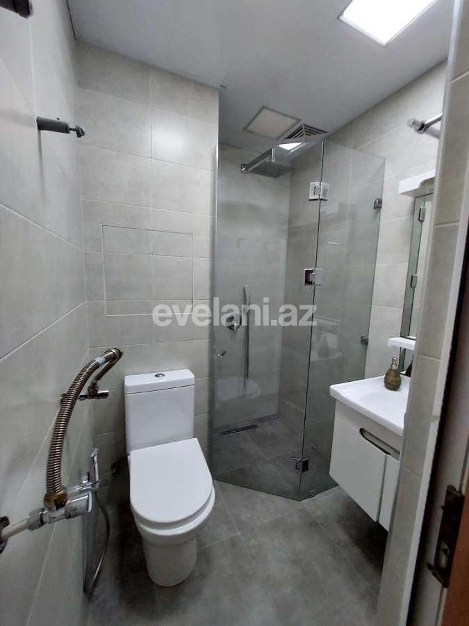 Satılır, köhnə tikili, 2 otaqlı, 50 m², Bakı, Binəqədi r, 7-ci mikrorayon q, Azadlıq prospekti m.