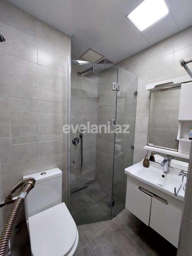 Satılır, köhnə tikili, 2 otaqlı, 50 m², Bakı, Binəqədi r, 7-ci mikrorayon q, Azadlıq prospekti m.