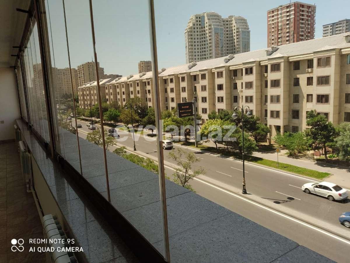 Satılır, yeni tikili, 4 otaqlı, 200 m², Bakı, Yasamal r, Yasamal q, Elmlər Akademiyası m.