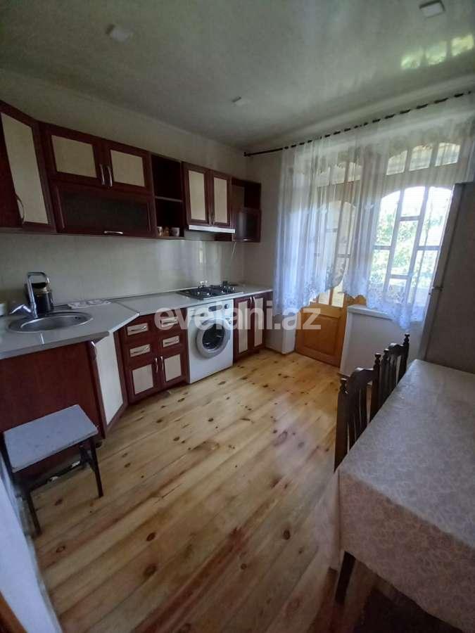 Rent, old building, 3 room, 95 m², Baku, Yasamal r, Yeni Yasamal d, Inshaatchilar m.