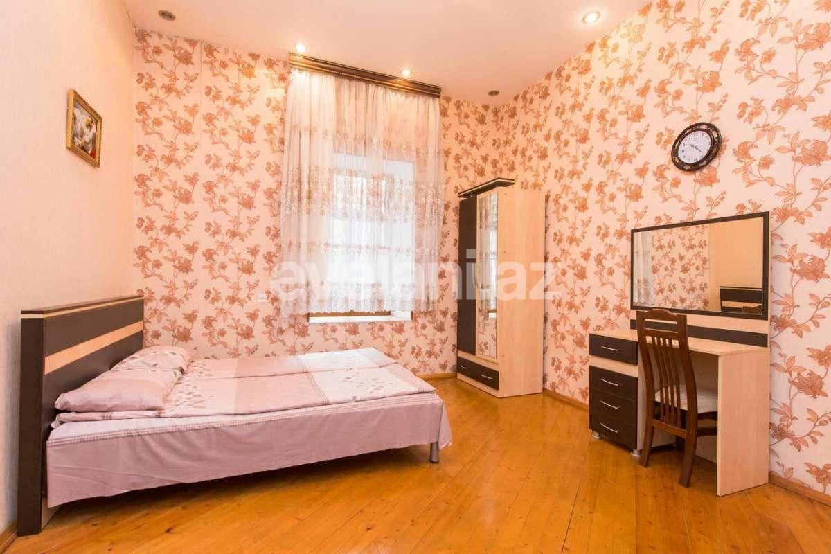 Kirayə verilir, köhnə tikili, 4 otaqlı, 130 m², Bakı, Səbail r, İçəri Şəhər m.