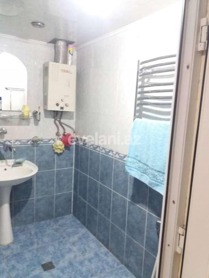 Satılır, köhnə tikili, 2 otaqlı, 55 m², Bakı, Binəqədi r, 8-ci mikrorayon q, Azadlıq prospekti m.