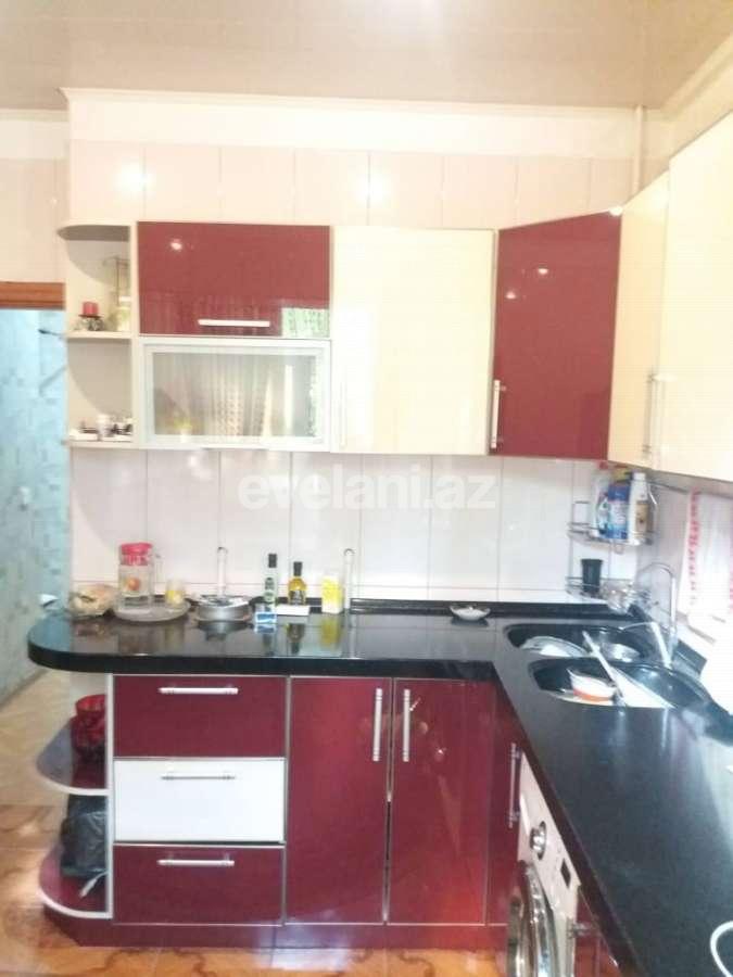 Satılır, köhnə tikili, 2 otaqlı, 55 m², Bakı, Binəqədi r, 8-ci mikrorayon q, Azadlıq prospekti m.